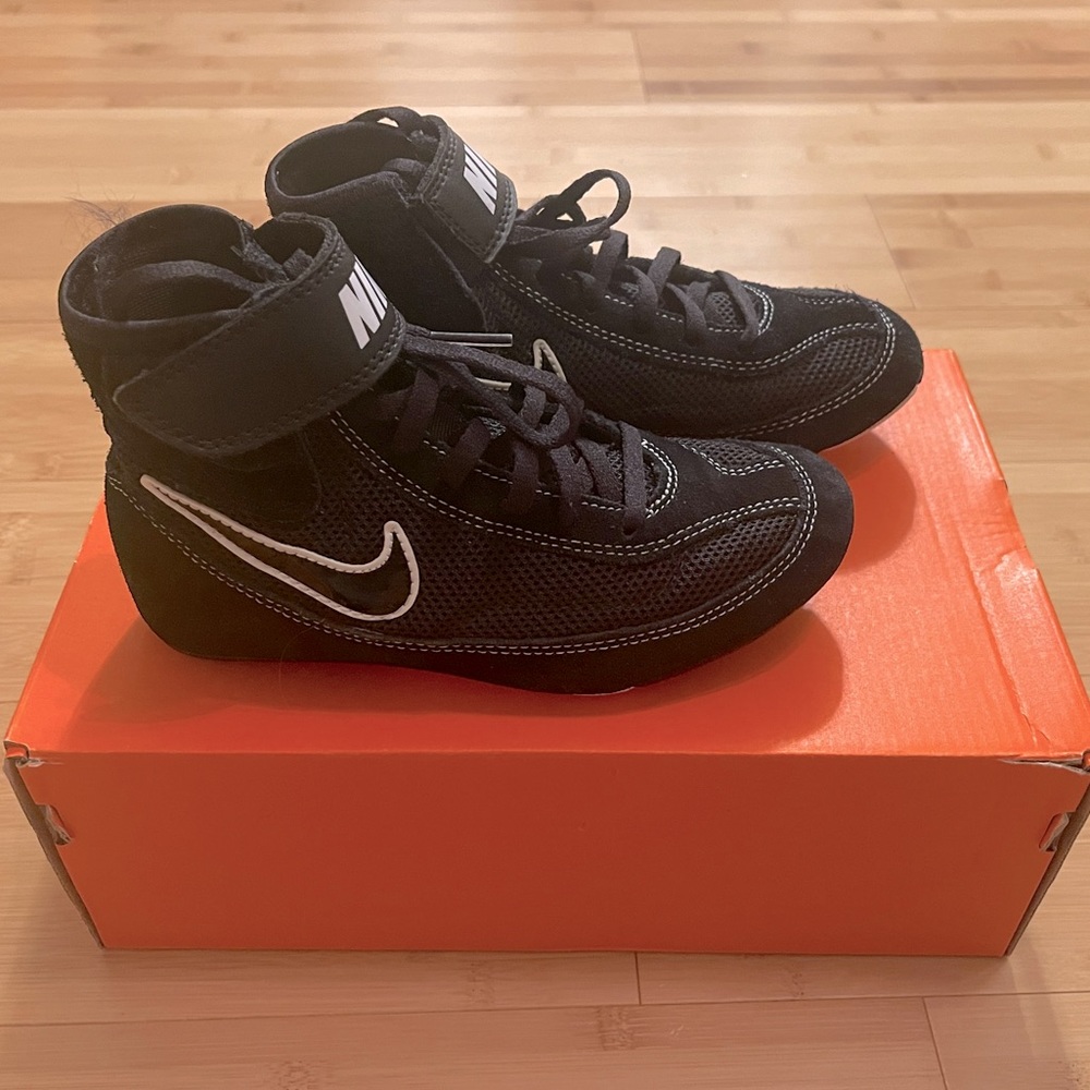 Boys Nike Wrestling Shoe